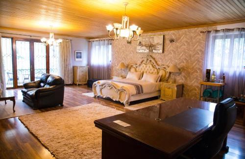 Nairobi Hotel | The Palace Inn Karen