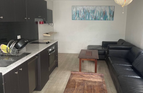 Hamilton Apartment | The Palm Hamilton Backpackers