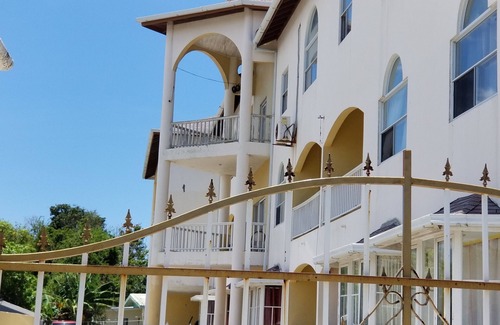 Tower Isle Apartment | the palm home from home