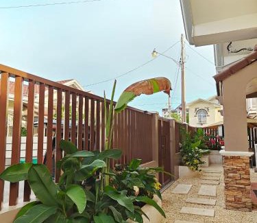 Dauis Villa | The Palm House
