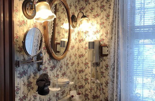 Falmouth Bed & Breakfast | The Palmer House Inn