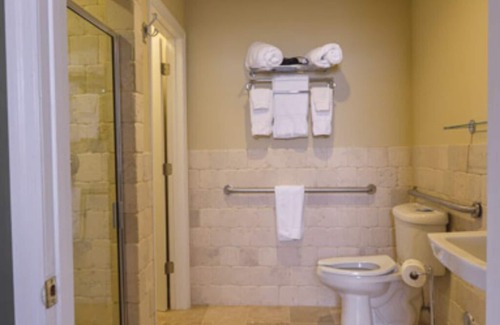 Stuart Hotel | THE PALMER SUITE AT OLD COLORADO INN (ADA ROOM)