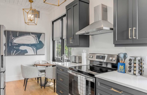 Cannonborough Elliotborough Apartment | The Palmetto House