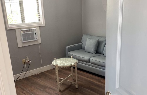 Downtown Boca Grande Historic District House | The Palmetto Inn - Snapper - King Efficiency Suite
