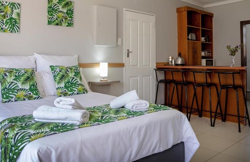 Fichardt Park House | The Palms Overnight Accommodation