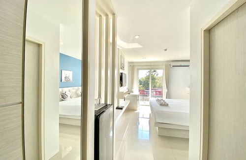 Phuket Hotel | The Palms Residence