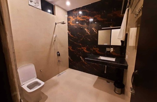 Mayapur Hotel | THE PALMS RESORT