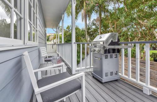 Nelson Bay House | The Palms Retreat - Top Floor Apartment style