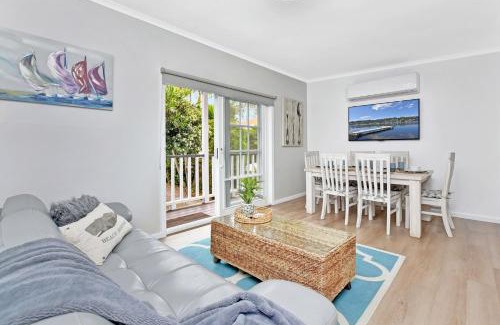 Nelson Bay House | The Palms Retreat - Top Floor Apartment style