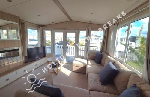 Selsey House | The Palms - Spacious 3 Bed at Seal Bay Resort in Selsey