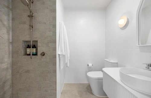Glenelg North Apartment | The Palmstone Collective - 4BR, Wifi, Parking