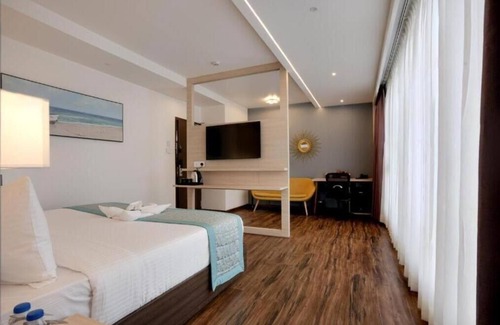 Chennai Hotel | The Palomar By Crossway