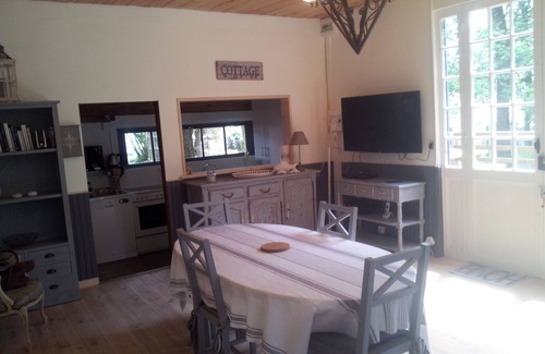 Meschers-sur-Gironde Ski Chalet | "The Palombiere" space, comfort, tranquility, 150m beach, near Royan