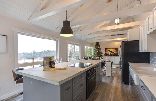 Algonquin Highlands Cottage | The Panorama: Peaceful 4 Bedroom, 2 Bath Cottage