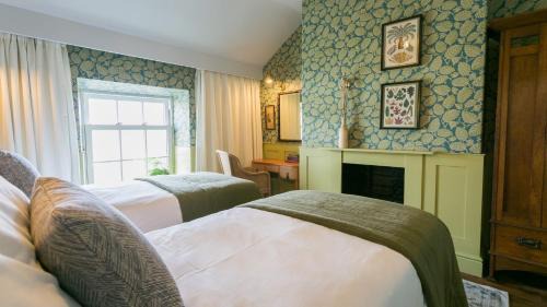 Beaumaris House | The Papered House