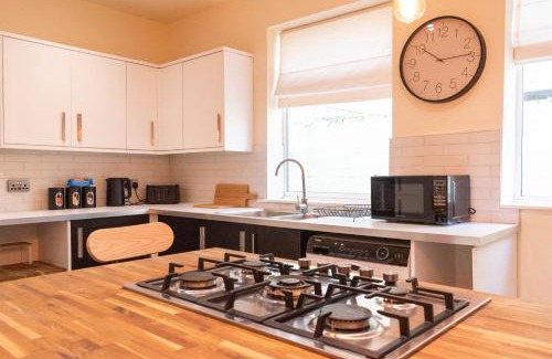 Redcar House | The Parade -Corner Plot Getaways