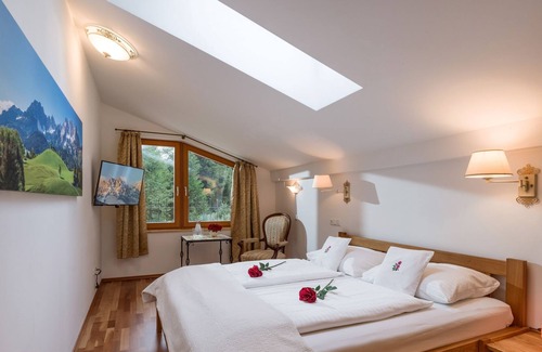 Oberndorf bei Kitzbuhel Apartment | The paradise near Kitzbühel - Apartment "Hahnenkamm" in the garden hotel Rosenhof