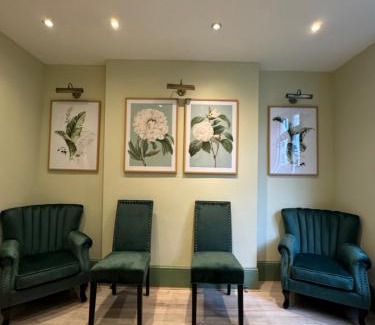 Earl's Court Hotel | The Paramount Hotel