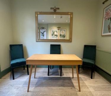 Earl's Court Hotel | The Paramount Hotel