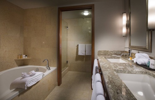 Downtown Seattle Hotel | The Paramount Hotel