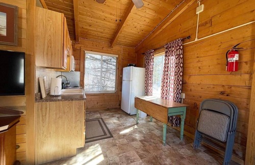 Zion National Park East Entrance Cabin | The Park Cabin at Mount Carmel Motel and RV Park
