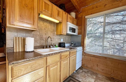 Zion National Park East Entrance Cabin | The Park Cabin at Mount Carmel Motel and RV Park