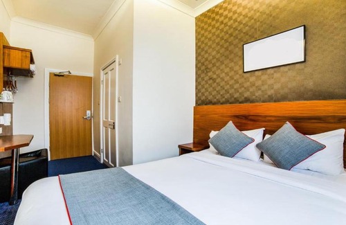 Pimlico Hotel | The Park Hotel