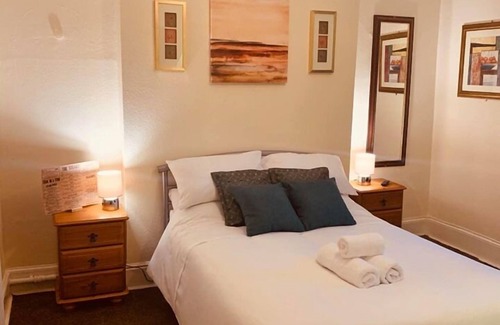 Paignton Bed & Breakfast | The Parkers Arms