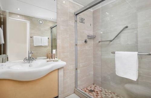 Braamfontein Hotel | The Parktonian All Suite Hotel