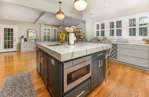 Point Pleasant Beach House | The Parkway Beach House-Two Blocks to the beach w/in ground heated s/water pool
