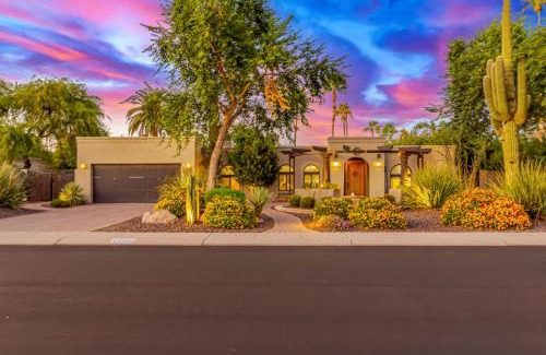 Cactus Glen House | The Parkwood Retreat