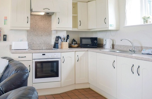 Lydstep Cottage | The Parlour - UK6717