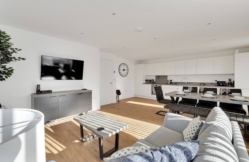Devonport Apartment | The Pavilion by Pureserviced