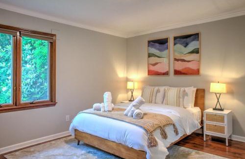 Waynesville House | The Peaceful Fox - Relaxing Retreat in Asheville - Family