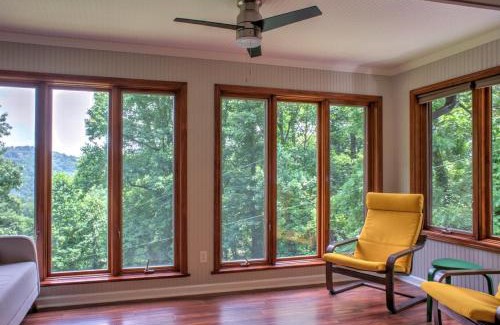 Waynesville House | The Peaceful Fox - Relaxing Retreat in Asheville - Family