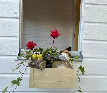 Taxham House | The Peaceful Garden Family Stay with Free Parking