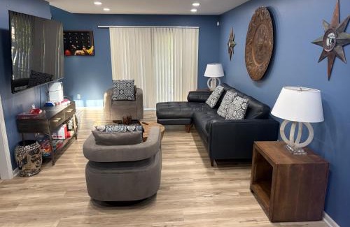 Miller Beach Apartment | The Peaceful hideaway