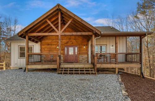 Morganton House | The Peaceful Meadow Cabin - Nature Views, Hot Tub, Fire Pit, Gas Fire Table, Cornhole, Privacy - Morganton, GA