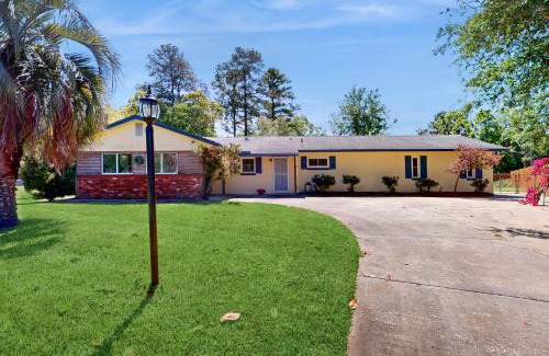 Fort King District House | The Peaceful Ocala Bungalow