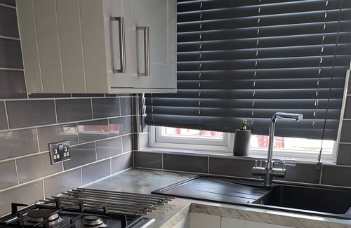 Waltham Cross House | The Peaceful Place