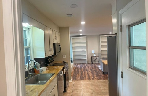 Tuscaloosa Apartment | The Peach Grove Pad