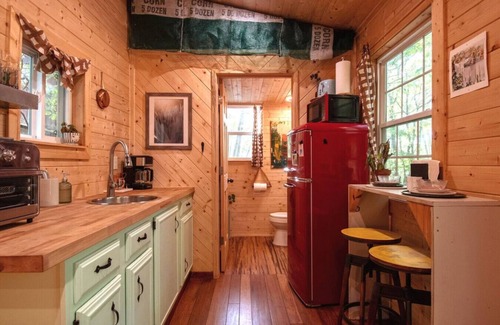Swannanoa House | The Peach Perch, Ridgetop, and 20 Minutes to Asheville!
