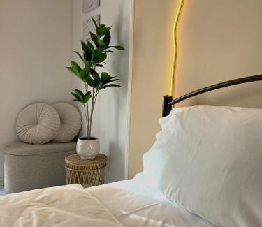 Komotini Apartment | The Peachy Place