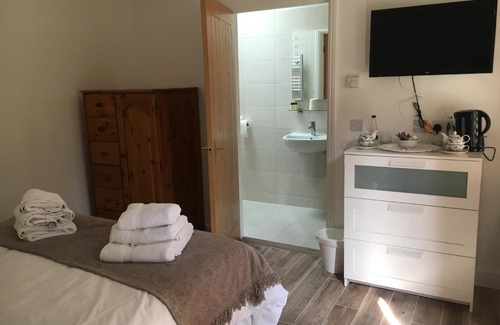 Chelsworth Hotel | The Peacock Inn