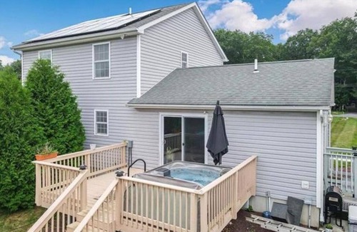 Jim Thorpe House | The Peak Escape - Jim Thorpe, 3 Bed, 3 bath home with private hot tub