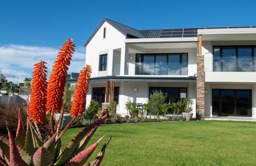 George Apartment | The Peaks - Kingswood Golf Estate