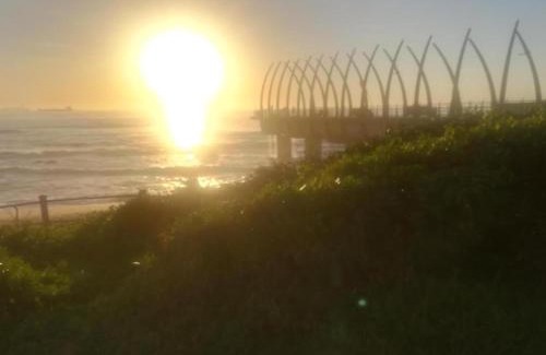 Umhlanga Apartment | The Pearls of Umhlanga or Oceans Apts Balcony or City studio