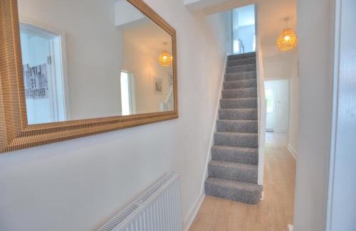Bristol Apartment | The Pearly White House