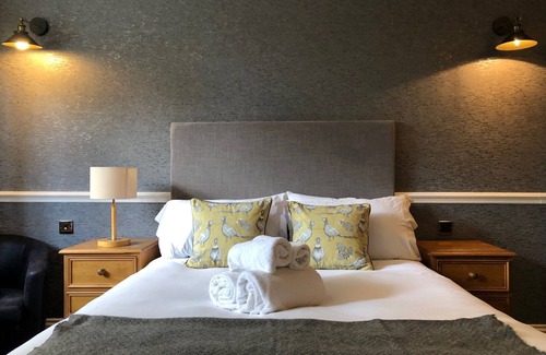 Axford Hotel | The Pelican Inn