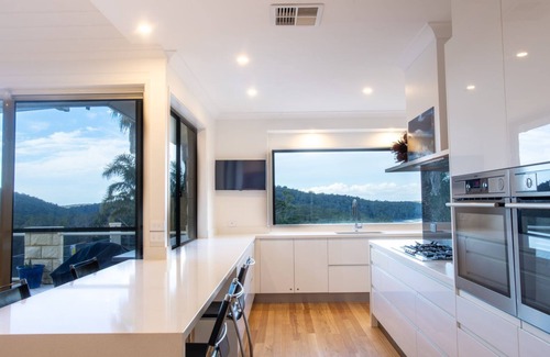 Broadwater House | The Peninsula - Luxury home surrounded by the Pambula River Mouth